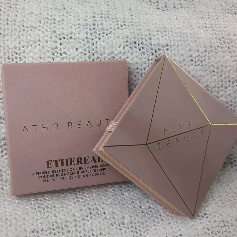 ĀTHR BEAUTY Ethereal Diffused Reflections Bronzing Powder, 8g/0.28oz